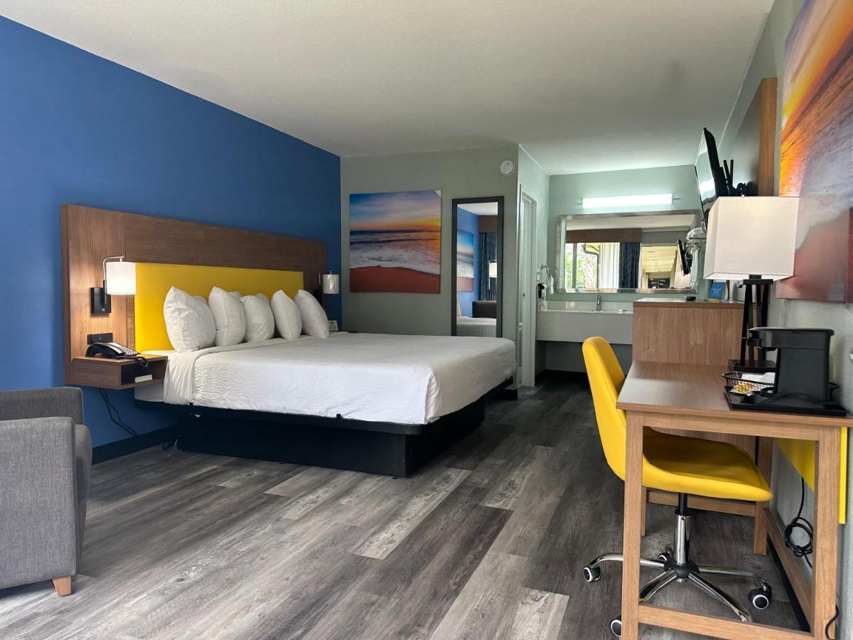 Hotel Days & By Wyndham 3*